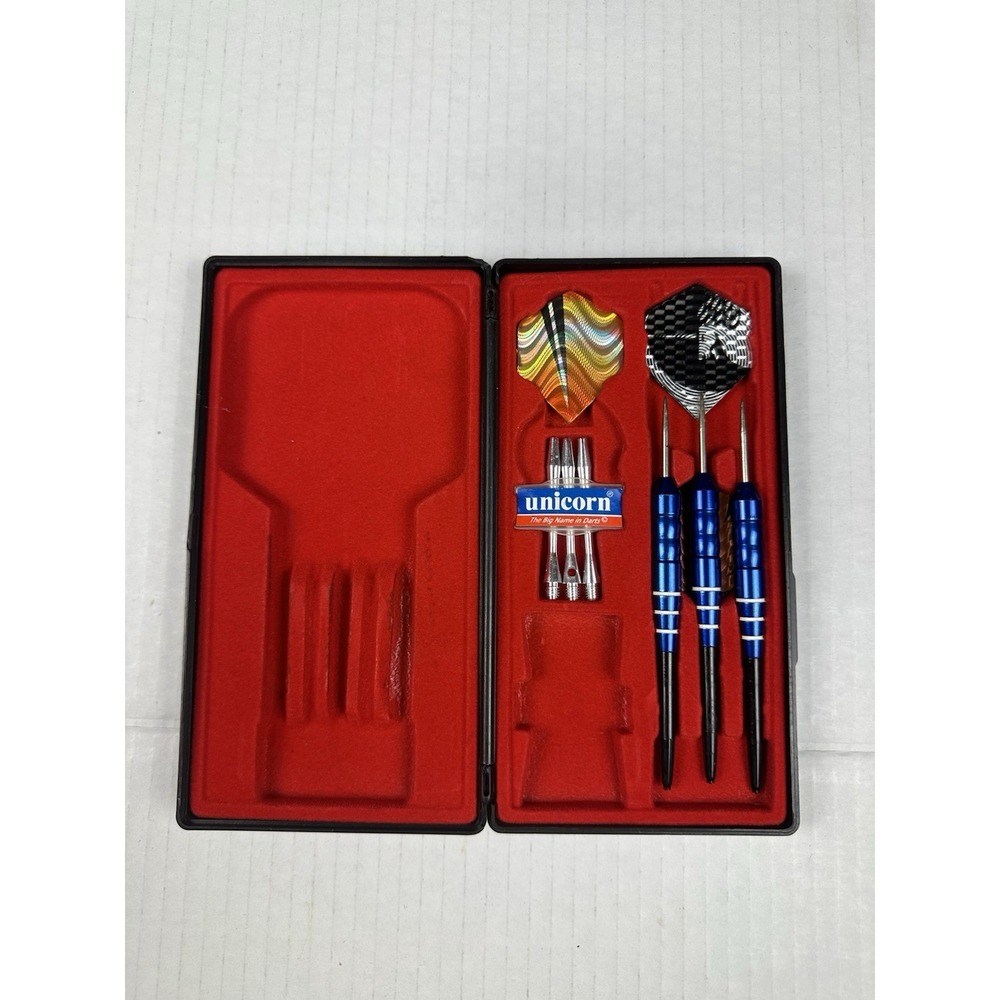Unicorn Set Of 3 darts W/ Hard Case Excellent Condition